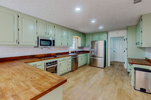 PadSplit Plus Property  Upgraded Stone Mountain Home | Premium Furnishings & a Dream Kitchen! (id. 9661)