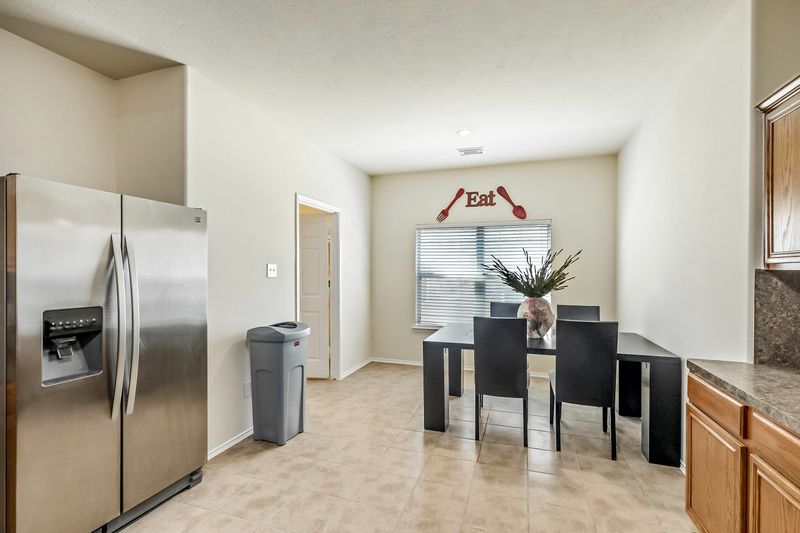 roommates in Undisclosed, Richmond, TX 77407 Cozy Residential Oasis: Top-Rated Host & Prime Amenities Await! (id. 1421) - cirtru.com