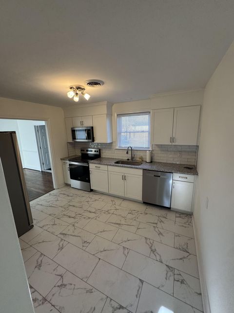 Cozy Modern Home in Richmond (id. 28375)