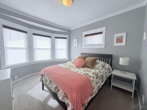 roommates in Undisclosed, Cincinnati, OH 45207 Vintage Cincinnati Home with Modern Amenities (id. 43963) - cirtru.com