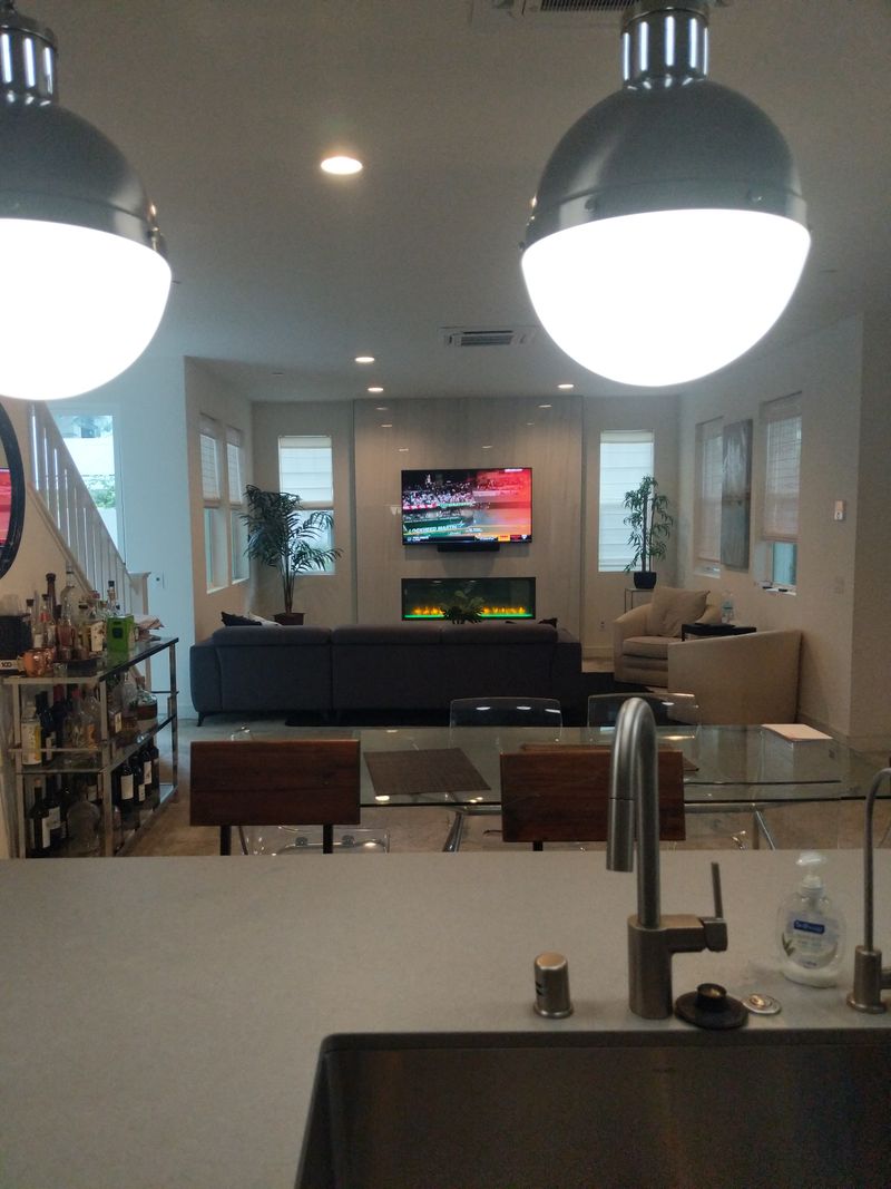 roommates in Newport Beach Room5Bed.4Bath - cirtru.com