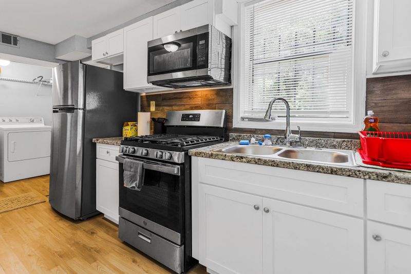roommates in Undisclosed, Atlanta, GA 30331 Fairburn Home, a 2 minute walk to transit stop Campbellton Rd SW @ Niskey Lake Rd SW (id. 31845) - cirtru.com