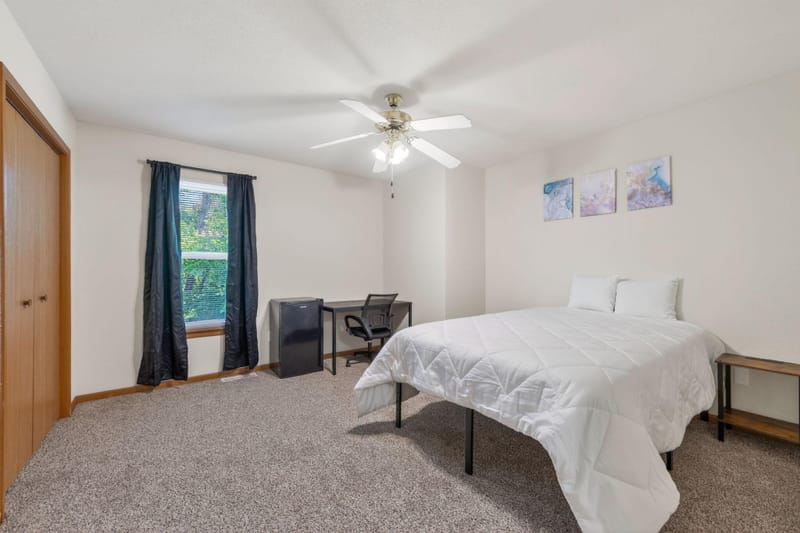 roommates in Undisclosed, Blue Springs, MO 64014 Blue Springs 5BR Duplex | 3 Private Baths  | Quiet Cul-de-Sac Living (id. 35127) - cirtru.com