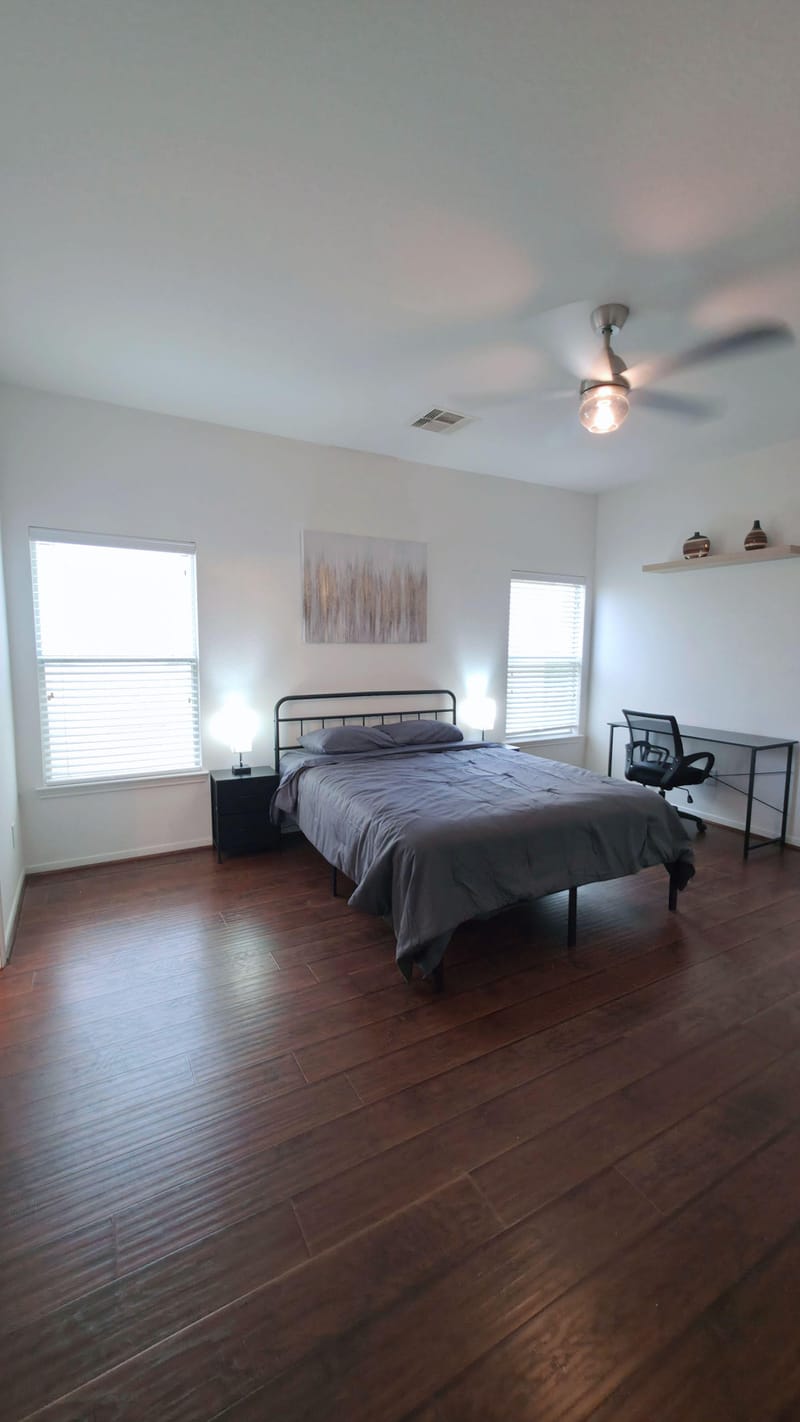 roommates in Undisclosed, Houston, TX 77047 South Houston Pearland newly renovated home with private baths! Close to everything for convenience (id. 40180) - cirtru.com