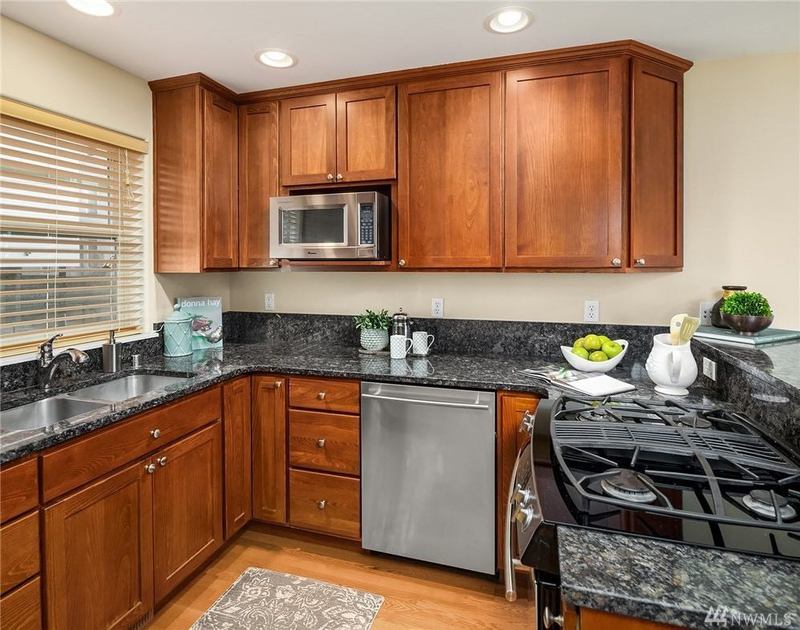 Private Room in 3Bed.3Bath