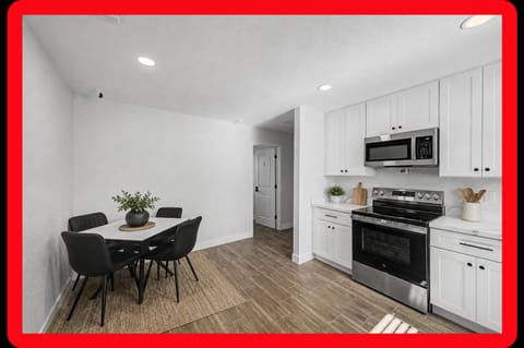 Only Two Roommates • Near Transit • Utilities Included • Private Bath Option (id. 40119)