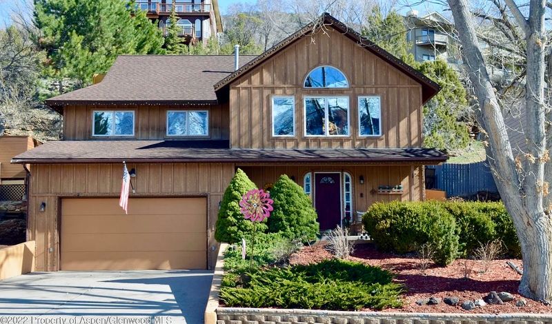 roommates in Glenwood Springs Shared Room in 3Bed.3Bath - cirtru.com