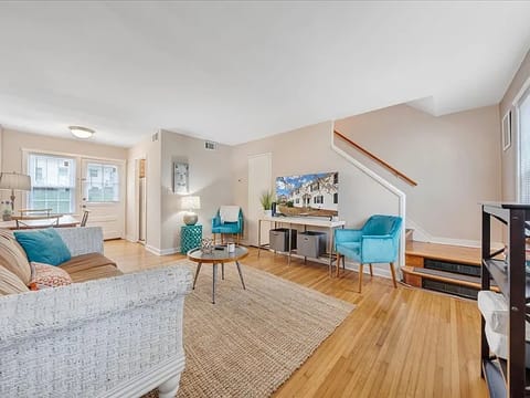 Entire Place 2Bed.1Bath