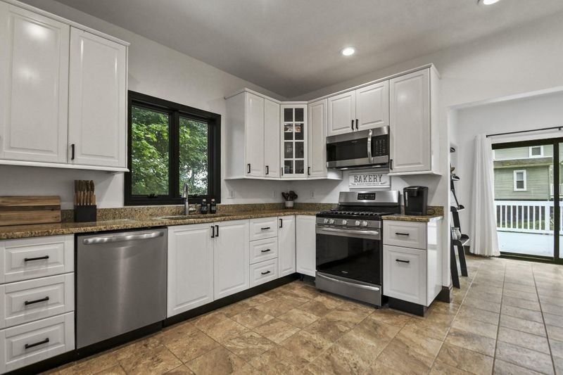 roommates in Undisclosed, Worcester, MA 01603 Columbus Park Home (id. 15556) - cirtru.com