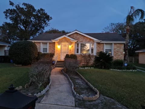 roommates in New Orleans Entire Place 2Bed.1Bath - cirtru.com