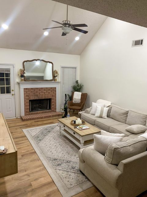 Cozy Rex Home (id. 3945)