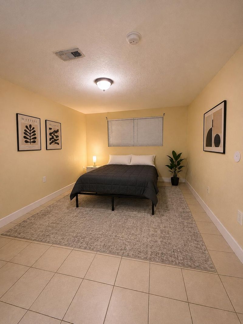 roommates in Undisclosed, Orlando, FL 32811 Quiet Orlando Co-Living Home Near Universal Studios & Downtown  Prime Location (id. 32740) - cirtru.com
