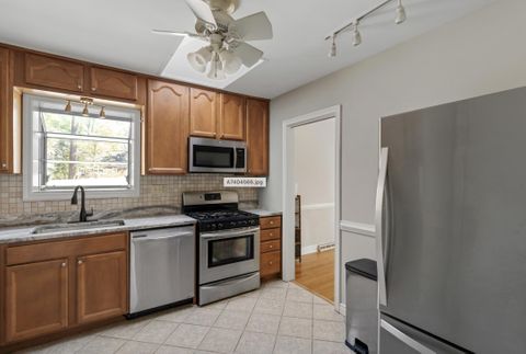 Beautiful and comfortable Richmond Living (id. 32915)