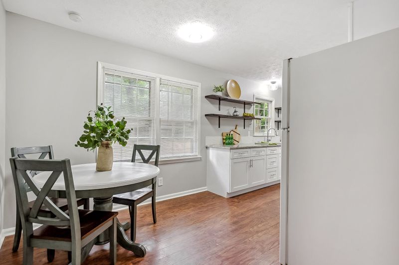 Quiet Comfort Living -- Respectful roommates welcome! (id. 3510)