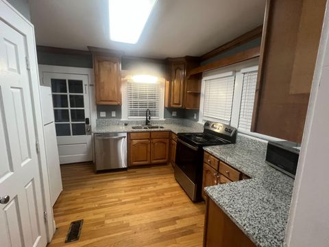 Spacious Douglasville Home w/Private Bathroom (id. 17861)