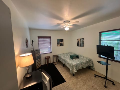 roommates in Undisclosed, St. Petersburg, FL 33710 Live in Disston Heights (id. 45005) - cirtru.com