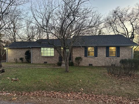 roommates in Undisclosed, Hermitage, TN 37076 Stylishly Renovated Home on Quiet Hermitage Cul-de-Sac (id. 18913) - cirtru.com