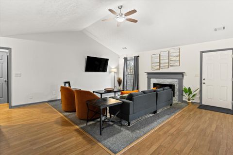 Lovely Room in Spacious Shared Home Near Shopping and I-20 Transit (id. 26091)