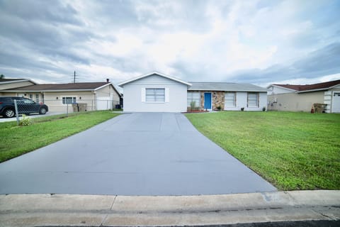 Kissimmee Home  Near Lake Nona & Orlando Airport | Near Shops, SunRail, Major Highway, Hospital (id. 43484)