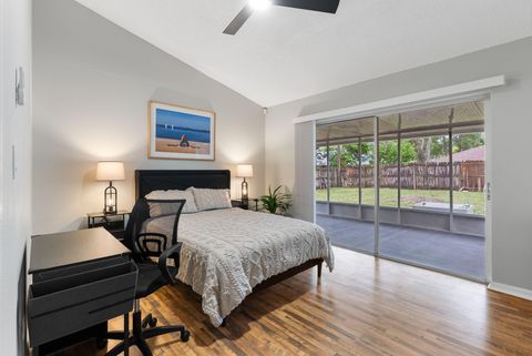 PadSplit-Premium: HUGE 4K TVs, Mini Fridge, Workspace, Super Luxe  Beds and Additional Storage. 100% Super Host. (id. 15743)