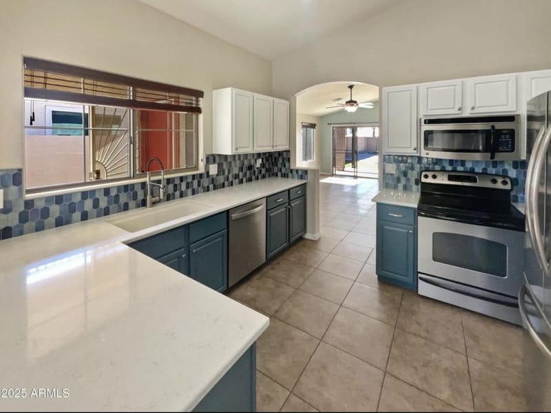 roommates in Undisclosed, Buckeye, AZ 85326 Live in Miller Manor (id. 36014) - cirtru.com