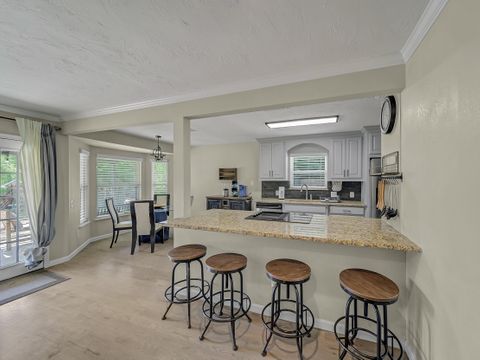 Cozy Colleyville House on a serene parklike backyard!  Newly-renovated & modern (id. 9689)