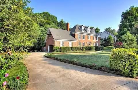 Entire Place 4Bed.2.5Bath