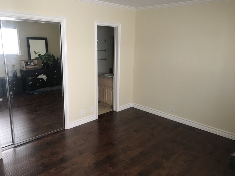 Master Bedroom w Private Bathroom