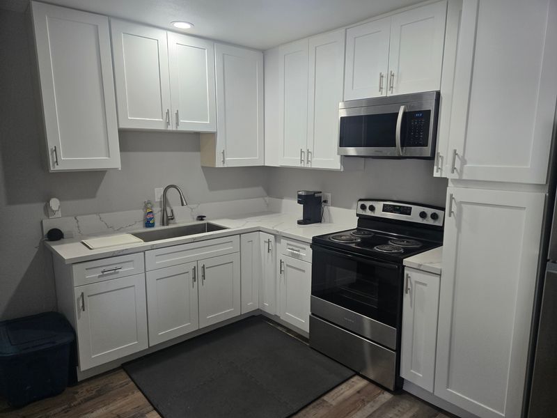 roommates in Ontario Entire Place 1Bed.1Bath - cirtru.com