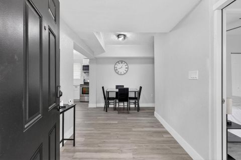 Modern Living Near USF – Temple Terrace Spot (id. 16260)