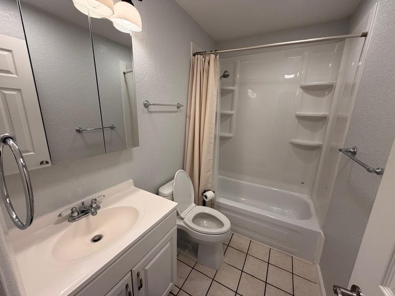 roommates in Undisclosed, Lakewood, CO 80215 Cheerful home in near Applewood area of Lakewood, CO (id. 32181) - cirtru.com