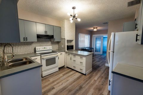 Amazing Location! Comfortable & Cozy Tampa House with Dining area (id. 6493)