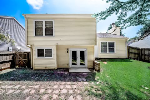 Top Host Comfortable Home with Spacious Yard & Nearby Parks (id. 1665)