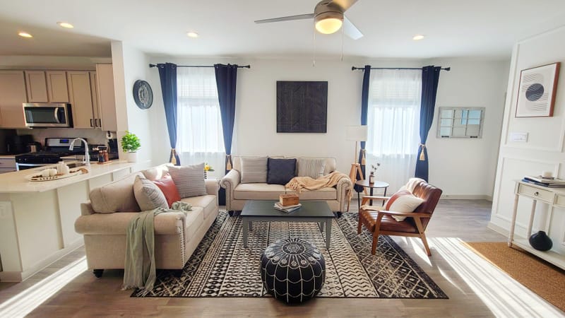 Upscale and completely remodeled home in gated community by Pearland, NRG Stadium, Medical Center (id. 31416)