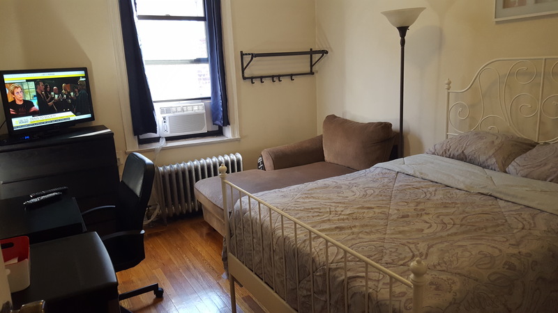 NO FEE Huge Furnished Bedroom