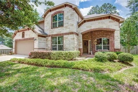 Modern Peaceful Co-Living Near I-45, Shopping, Restaurants & Entertainment in Conroe (id. 35533)