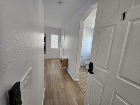 Co-Living, JUST BETTER!!  ONLY 3 Member House, 3 Bedrooms, 2.5 Bathrooms.  Gilbert, Quiet, 3 Mins from Bus Stop, Clean, FREE Laundry, Near: ASU East, ATSU, 60 Freeway! (id. 30304)