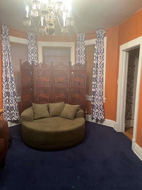 roommates in Undisclosed, Chicago, IL 60644 Beds for Meds or Other Heads -- Chicago (id. 20533) - cirtru.com