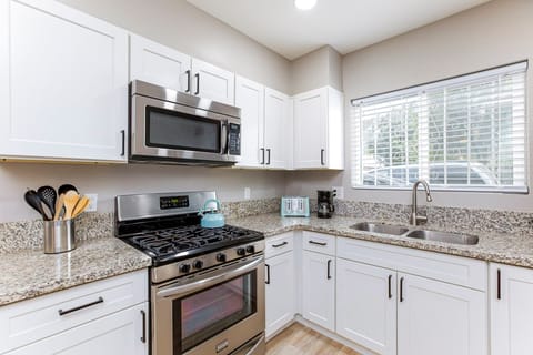 roommates in Undisclosed, North Las Vegas, NV 89030 Modern & newly-renovated Las Vegas Private One Bedroom Apartment (id. 4042) - cirtru.com