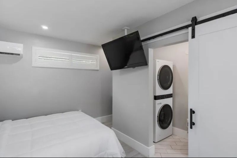 roommates in Palm Beach Gardens Entire Place 1Bed.1Bath - cirtru.com