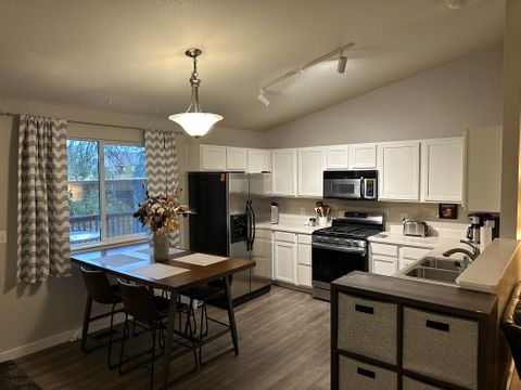 Entire Place 2Bed.1Bath