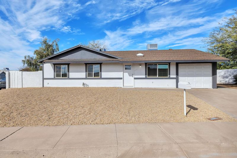 roommates in Undisclosed, Phoenix, AZ 85032 Newly Remodeled Paradise Valley Home | Weekly Cleaning of Common Areas  | Workspaces  | Fast Wi-Fi  | Abundant Parking & Close Freeway Access (id. 30503) - cirtru.com