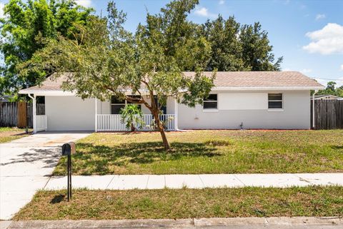 **MOVE IN SPECIAL, HALF OFF FIRST WEEK IF MOVED IN BY MAY 3RD!!** Great East Orlando Location! Newly Renovated Home just off East Colonial near UCF! (id. 16829)