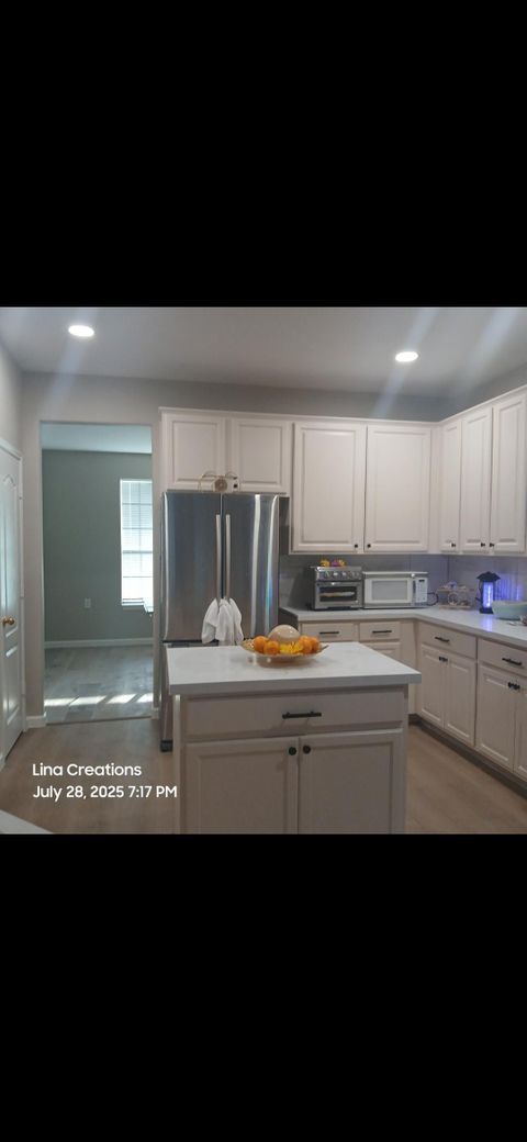 Live in Village Of Oak Lake, a 1 hours 28 minutes drive to transit stop Bellaire Blvd @ Corta Calle Dr (id. 16183)