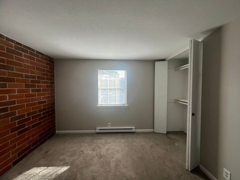 roommates in Chicopee Private Room in 2Bed.1Bath - cirtru.com