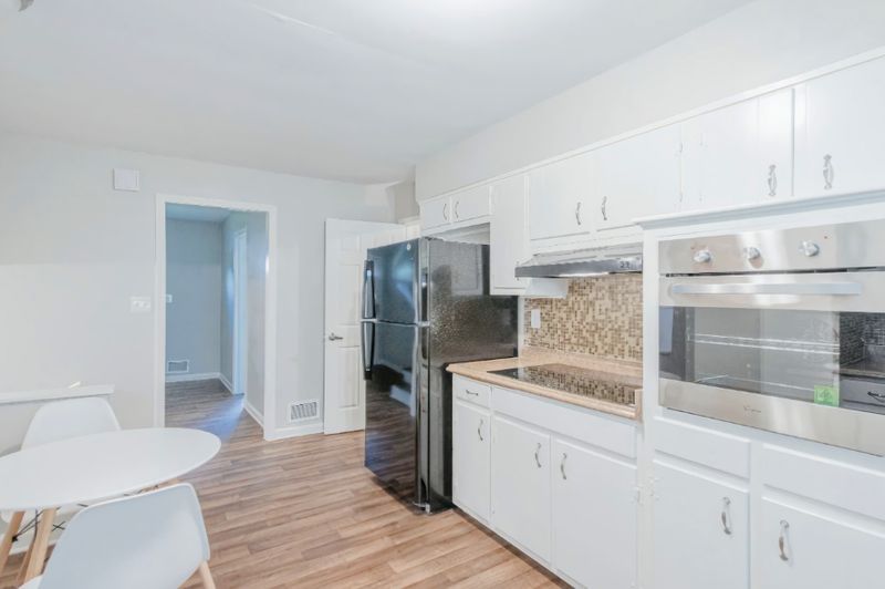 **ALL Utilities Included** 
 **Cleaning Services Included** 
 **FREE Fast Wi-Fi**
 **Move-In Fees WAIVED**
 **PROFESSIONAL SUPERHOST** — Reliable, Responsive & Ready to Help! (id. 85)