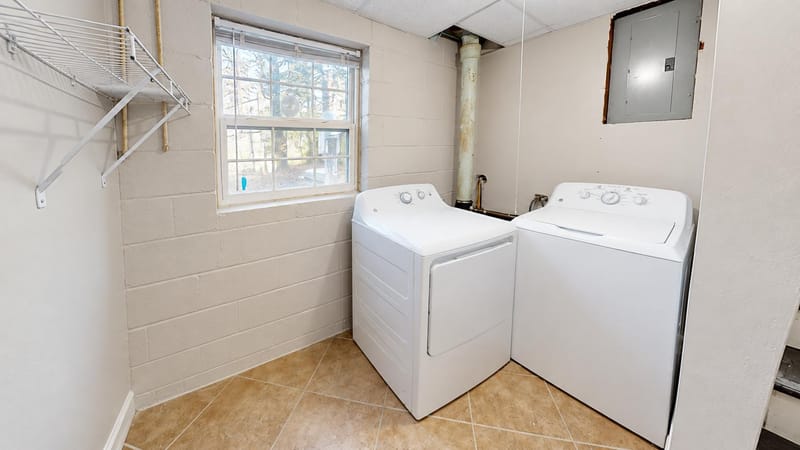 ZEN Retreat! Don't Miss Out! Beautifully Renovated! Spacious Bedrooms! Fast WiFi! Host that will care about YOU - Fast Response! #RoomGoals #Relax (id. 1250)