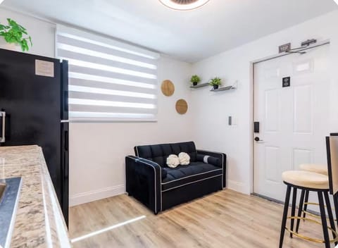 roommates in Undisclosed, Miami, FL 33125 MIA Airport Modern Studio| 10 min Downtown/ Port (id. 44807) - cirtru.com