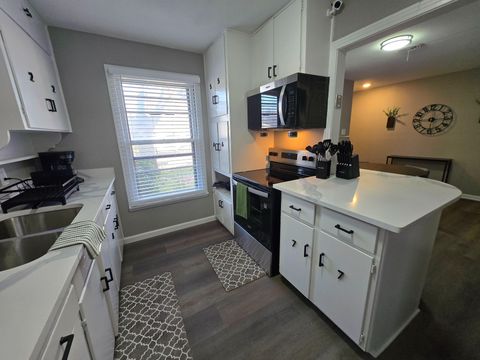 Fully Updated Denton Home 10 Mins From UNT (id. 24908)