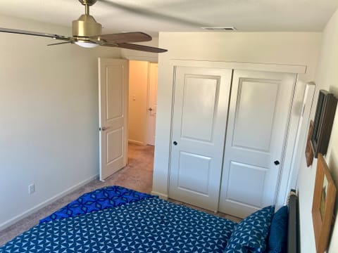 Private Room in 3Bed.2.5Bath